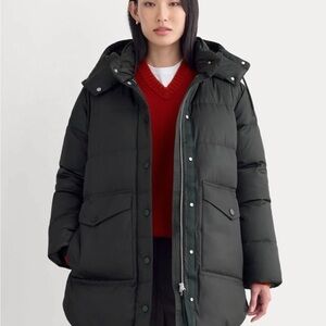Everlane black Everpuff Jacket, size M